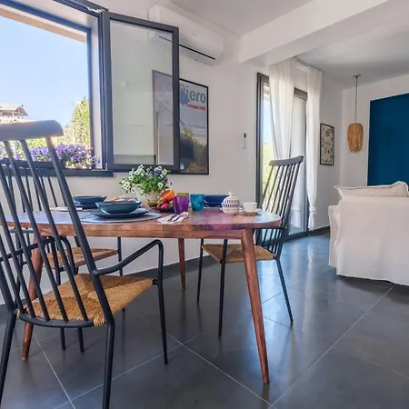 Prázdninový dům Ninai Sea *