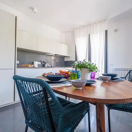 Ninai Sea * Furci Siculo