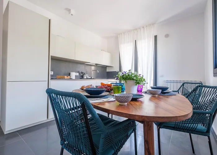 Ninai Sea * Furci Siculo