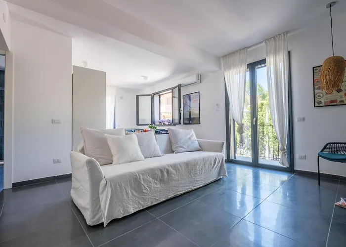 Ninai Sea * Furci Siculo